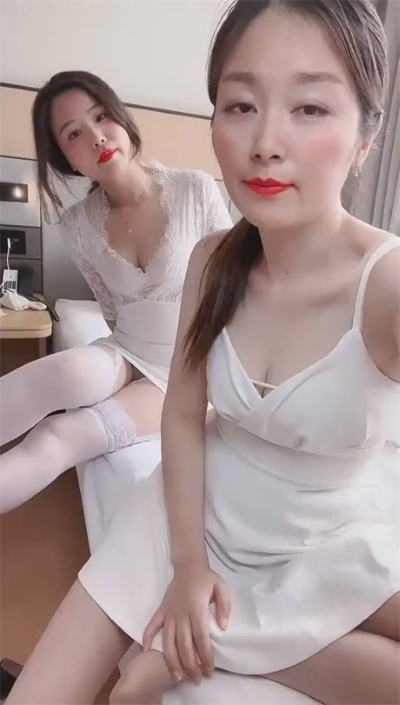 19085808305