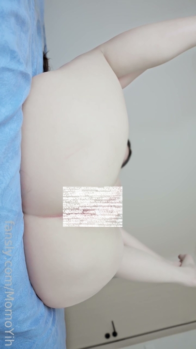 P站极品反差少女【MomoYih】作品⑶，巨物紫薇喷水，拳交，双开调教 3V 1小时40分 4.03G