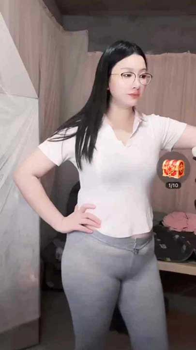 快手 依依呀 波霸熟女全新骚舞自拍3V【1.19G】