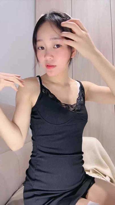 直播 夢夢 清纯女学生极品美乳直播诱惑2V【2.24G】