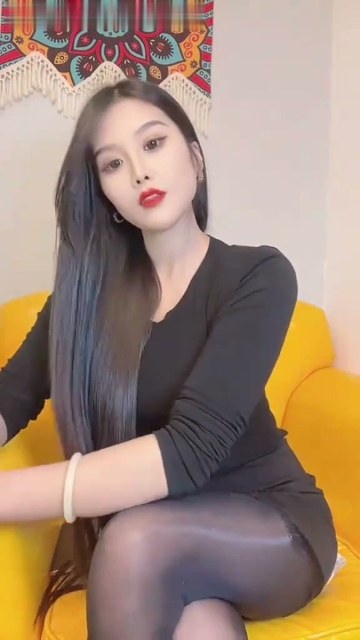 抖音御姐【十月】颜值高身材好，道具自慰高潮 26V 2小时 1.34G